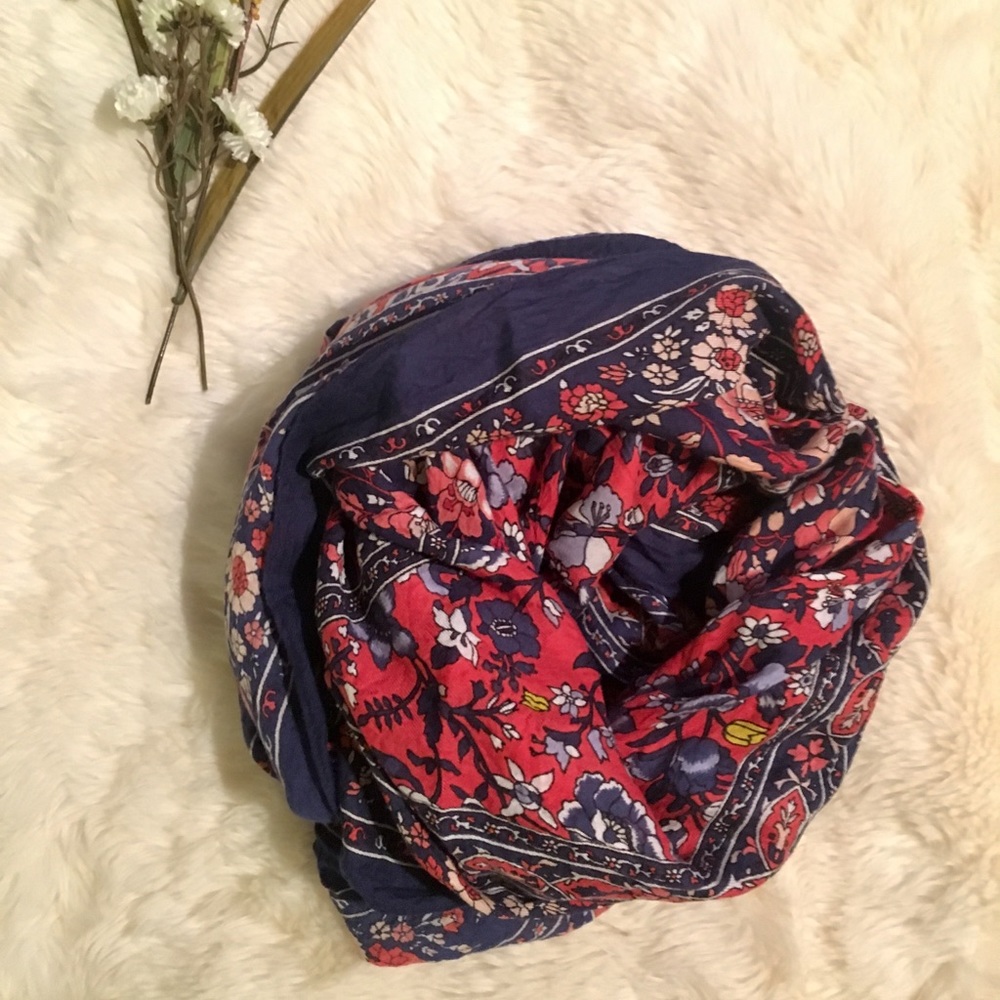 •LOFT• scarf